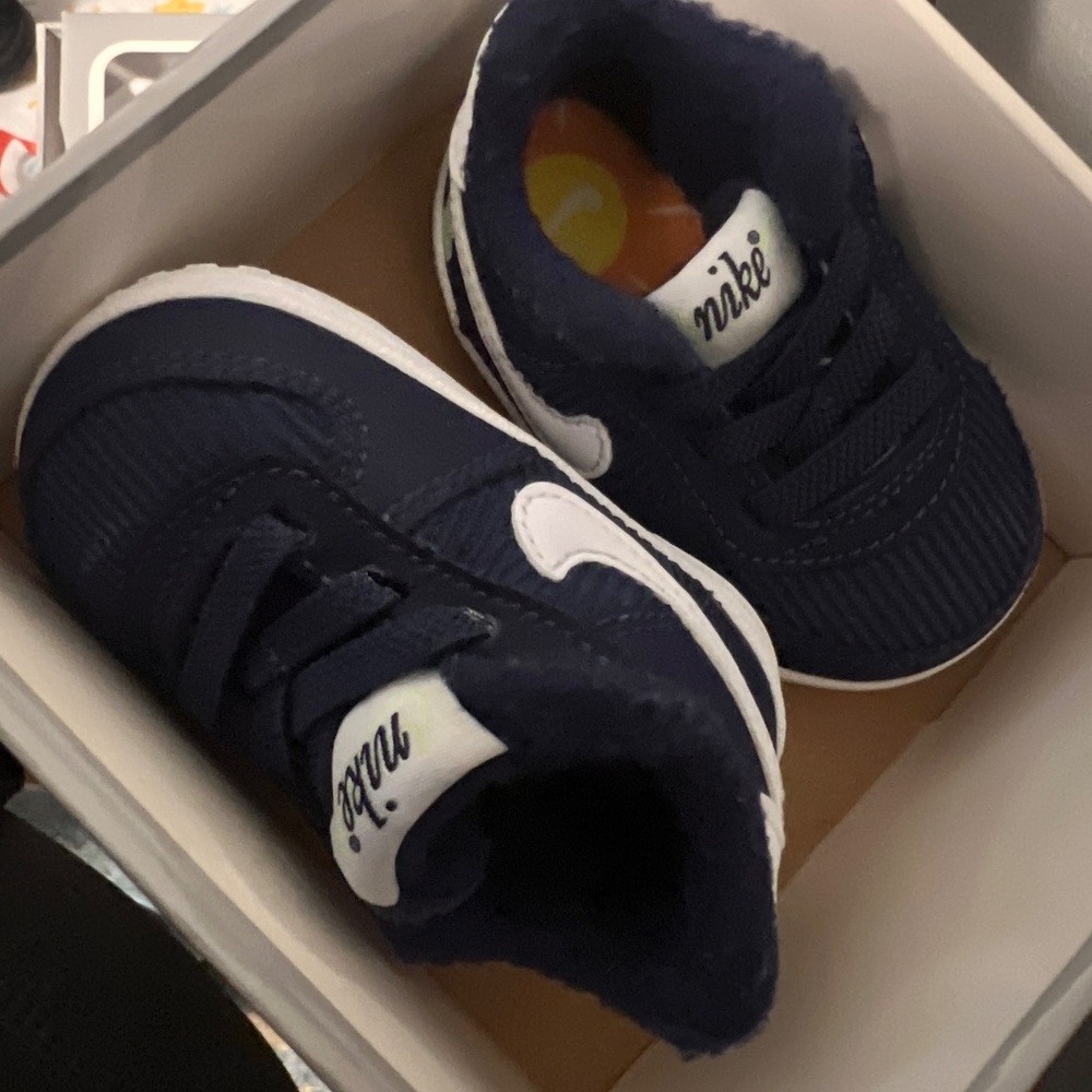 Nike Air Force 2c - Picture 2 of 4